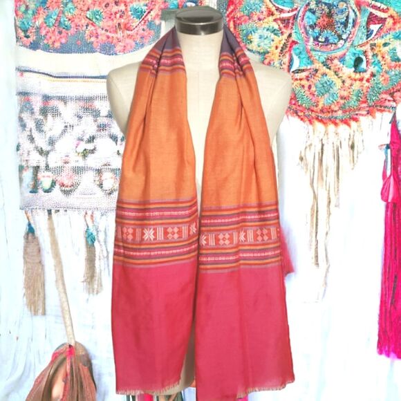 Multicolor Silk Vietnamese Hand Woven Artisan Cloth - Picture 2 of 7